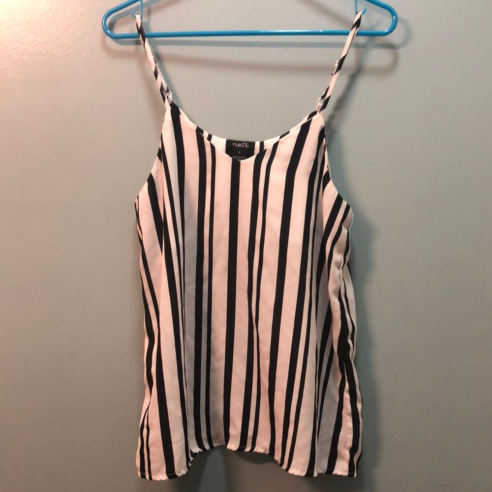 Flowy tank